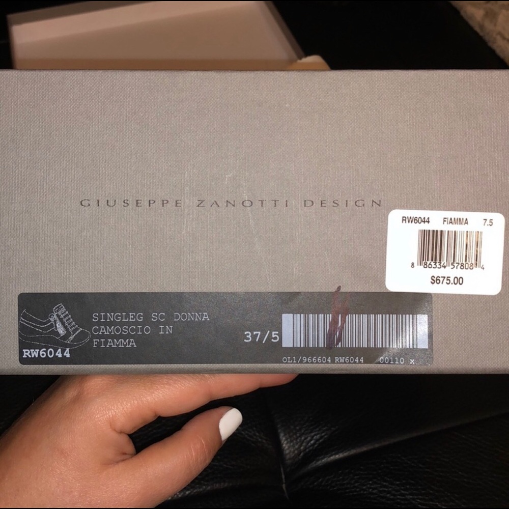 Authentic Giuseppe Zanotti size 37.5 - Picture 4 of 7
